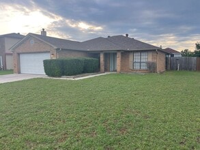 Building Photo - 4604 Winslow Dr