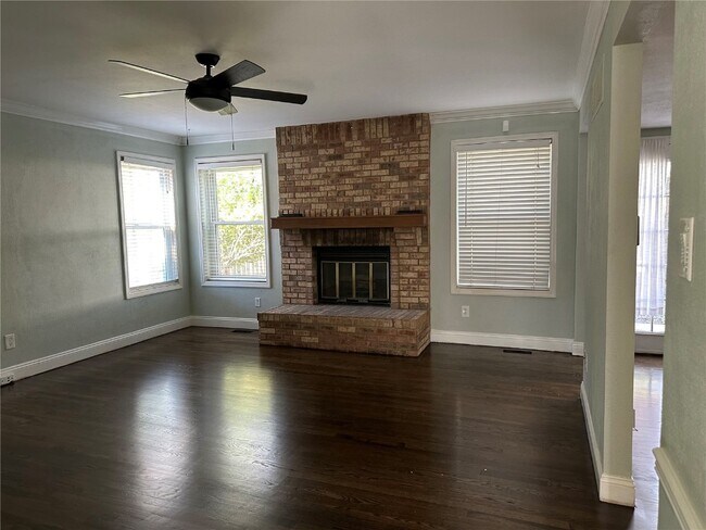 Building Photo - 16407 Westglen Farms Dr