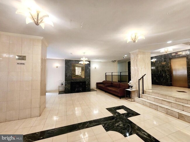 Building Photo - 1121 Arlington Blvd