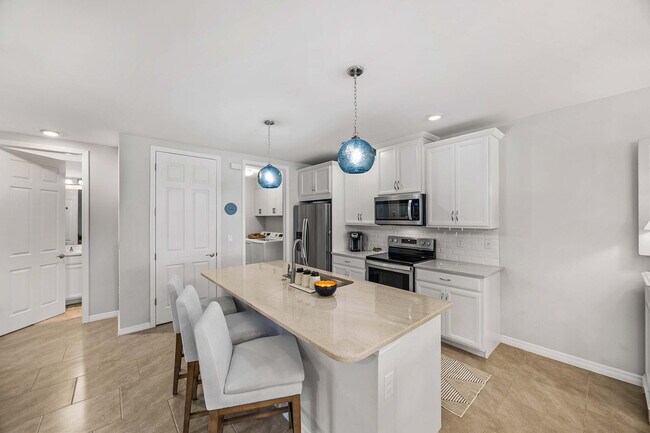 Building Photo - 14610 Edgewater Cir