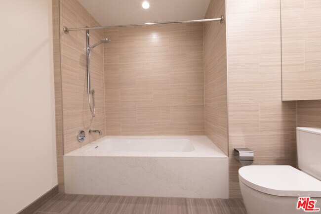 Building Photo - 877 Francisco St