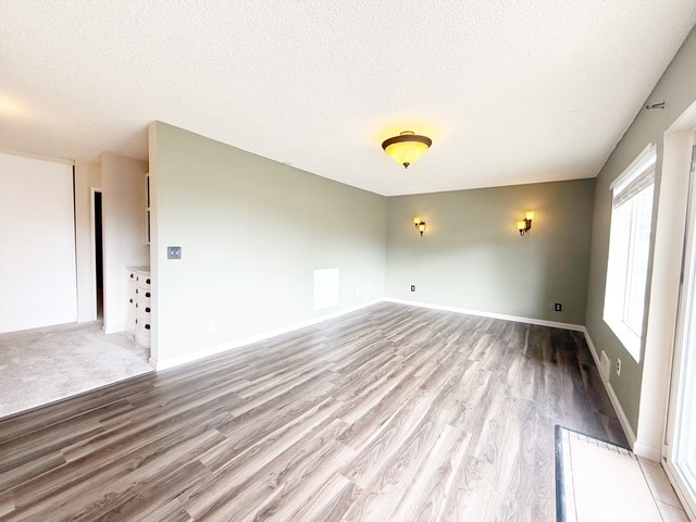 Building Photo - 924 Shorewood Dr