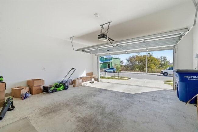 Building Photo - 13606 Long Is Dr