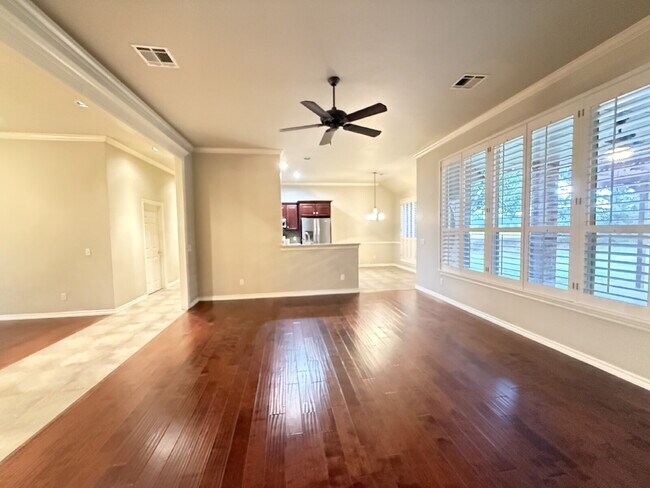 Building Photo - 4-bedroom property in a fantastic North Edmond