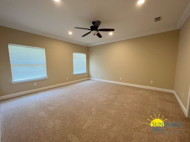 Building Photo - Gorgeous 4 Bedroom Home in FWB!