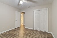 Building Photo - 235 Sunny Hills Dr