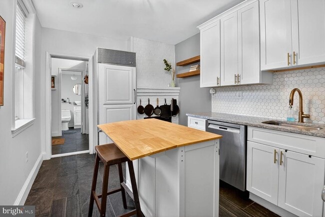 Building Photo - 220 N Patrick St