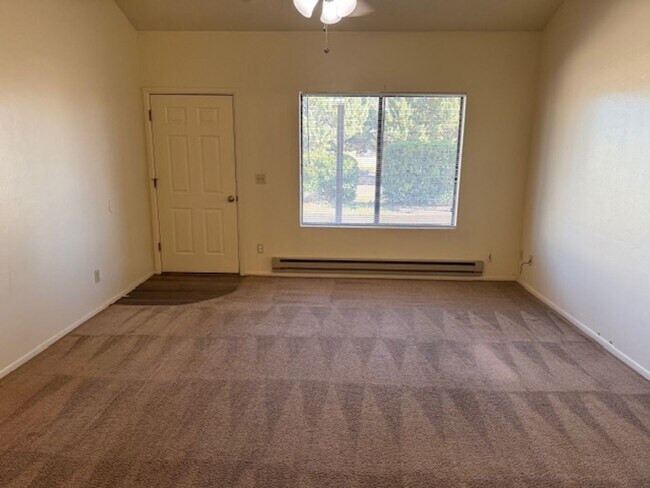 Building Photo - 4800 N Arnold Dr