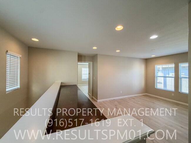 Building Photo - 1177 Impressionist Loop