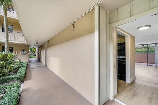 Building Photo - 10425 SW 112th St