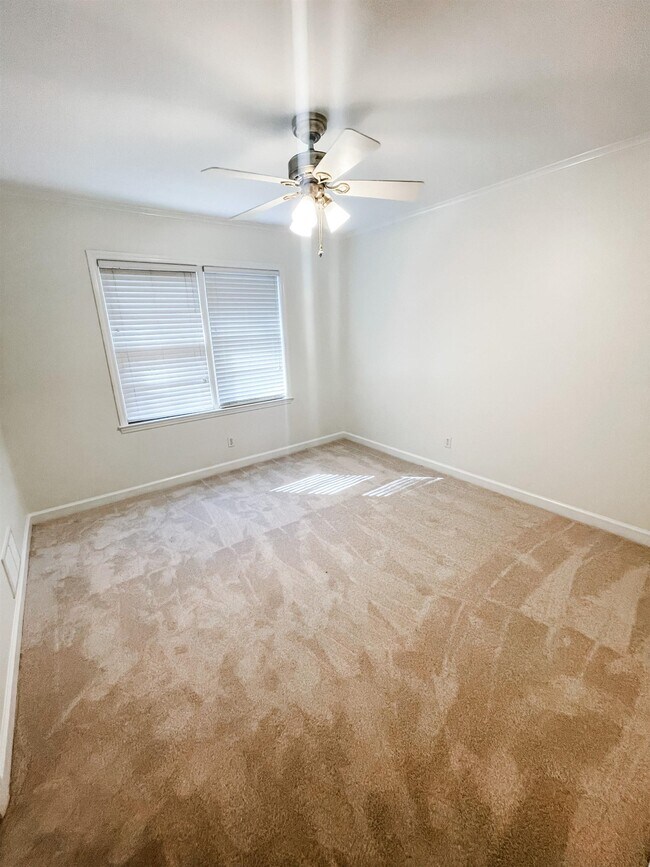 Building Photo - 1270 Perkins Terrace