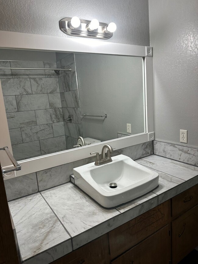 Building Photo - Clinkenbeard Multi Family