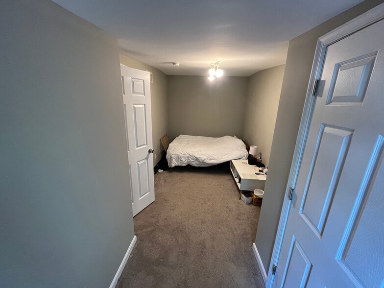 Building Photo - 112 Seville St