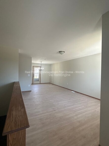 Building Photo - 1450 N Green St