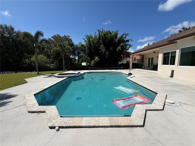Building Photo - 5600 SW 199th Ave