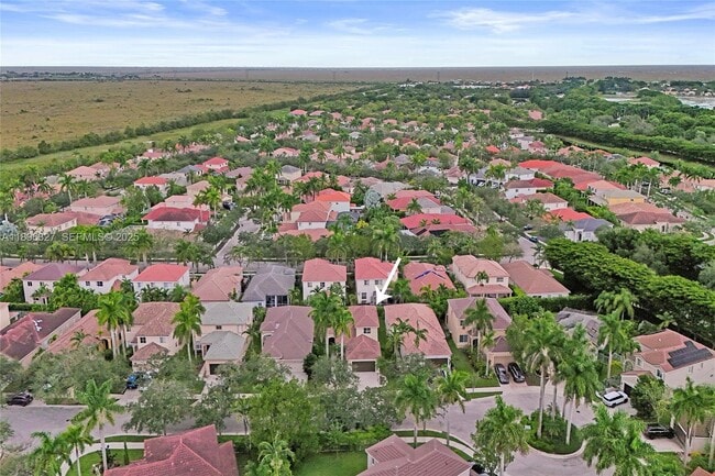 Building Photo - 1725 Winterberry Ln