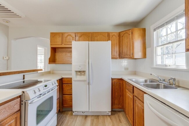 Building Photo - 3703 S Sherman St