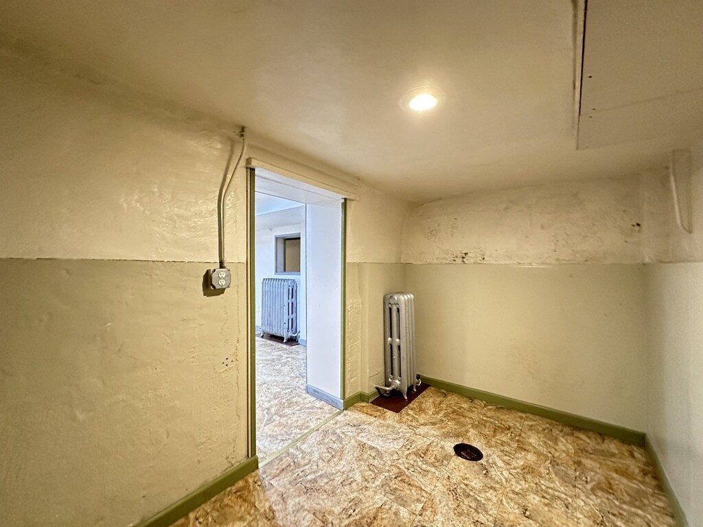 Building Photo - 4948 N Albany Ave