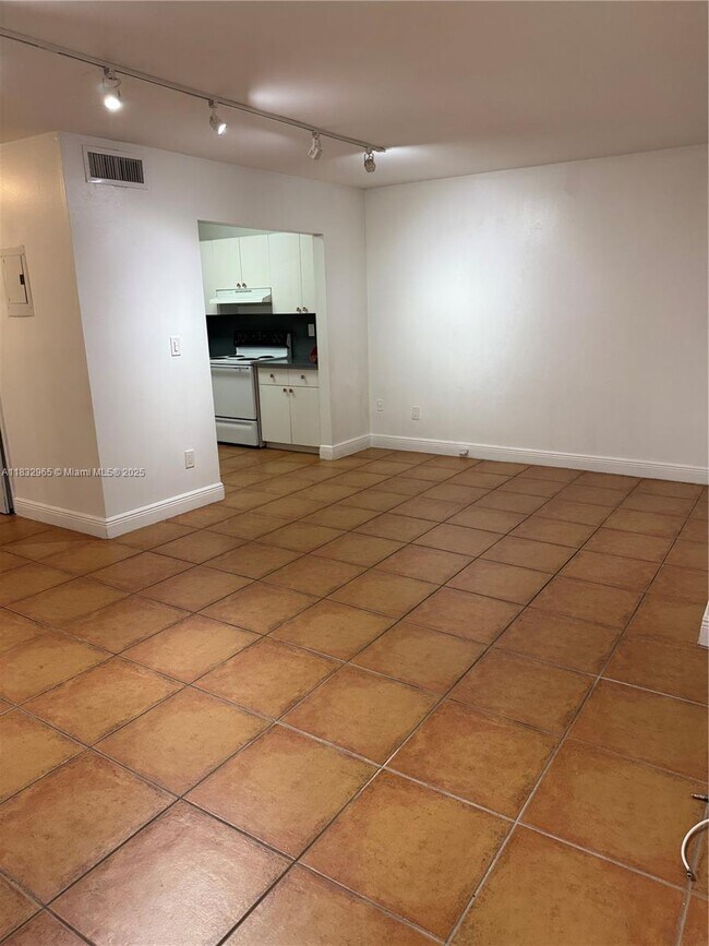 Building Photo - 5838 SW 74th Terrace