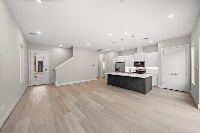 Building Photo - 3 Bed 2.5 Bath New Construction Available NOW!