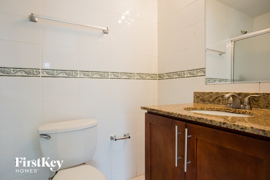 Building Photo - 3430 NW 34th St