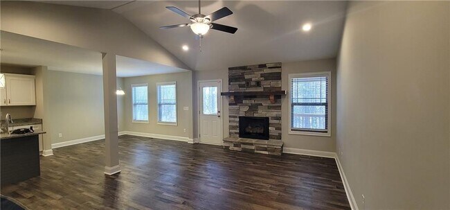 Building Photo - 123 Ridge Crest Ct