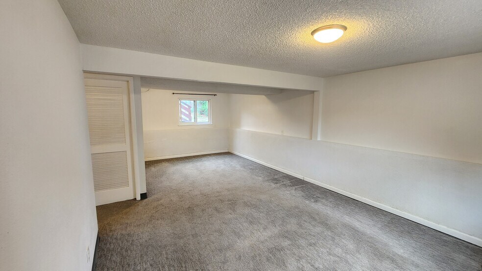 Building Photo - 2228 Fernwood Drive