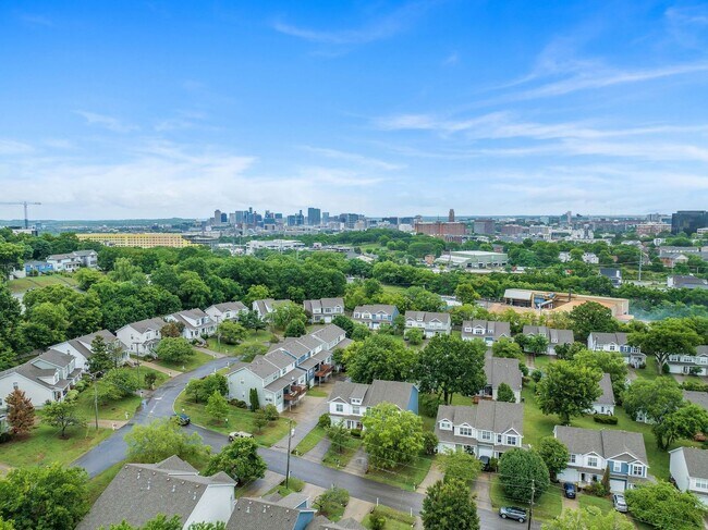 Building Photo - Spotless 3BR/2.5BA townhome minutes from West End, Downtown Nashville!