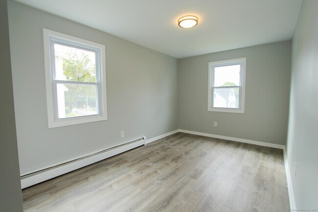 Building Photo - 17 Pinehurst Ave