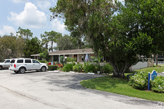 Strawberry Place Apartments - 1400 Strawberry Pl Plant City FL 33563 ...