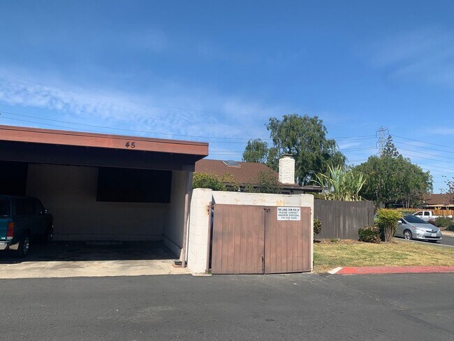 Building Photo - **Spacious Casita Style Condo 3 Bedrooms 2 Bathrooms**
