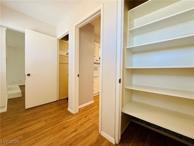 Building Photo - 1208 Buehler Dr