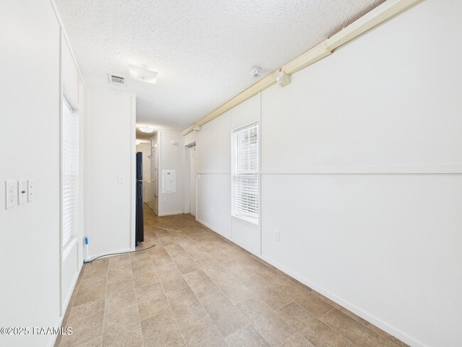 Building Photo - 109 Anne St