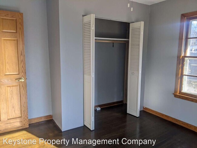 Building Photo - 3 br, 1.5 bath House - 1923 E. Court Street