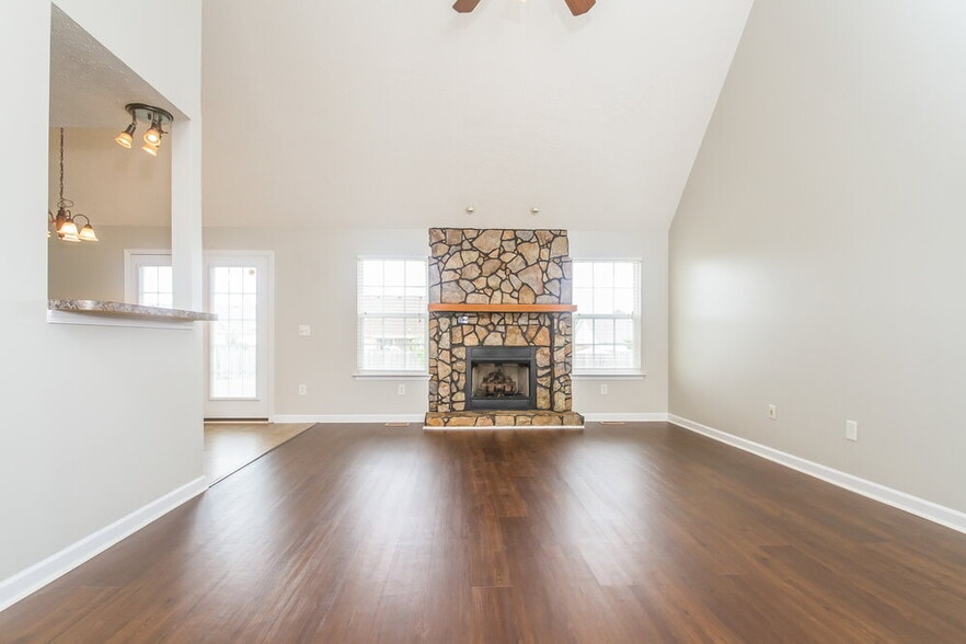 Building Photo - 5054 Betsy Ann Ave