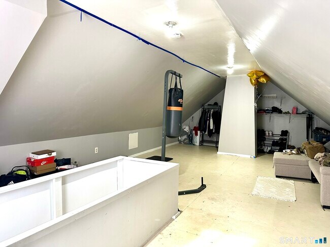 Building Photo - 39 Pierce St