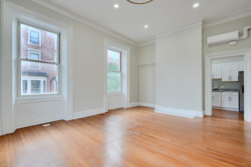 Building Photo - 801 N Charles St