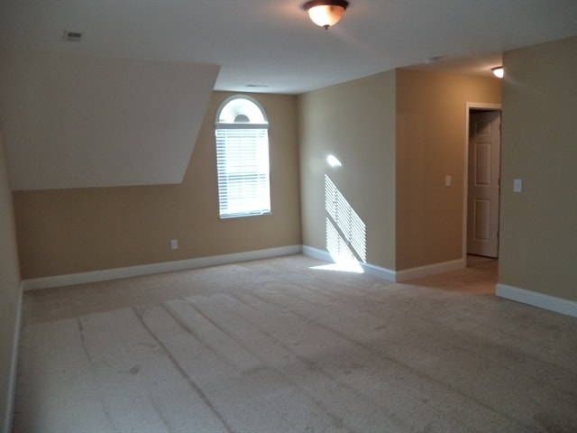 Building Photo - 4643 Aylesbury Dr