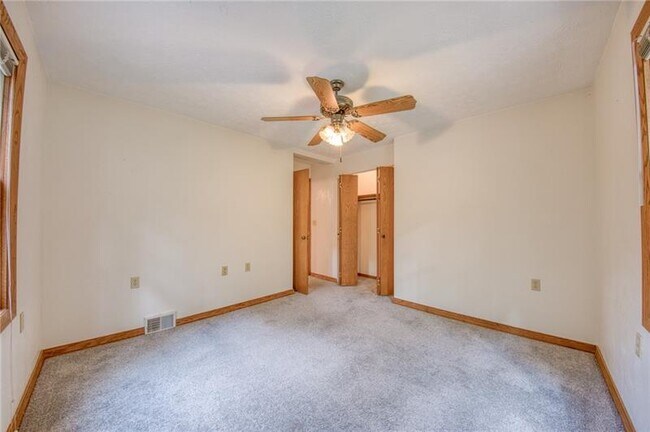 Building Photo - 4465 Mt Troy Rd Ext