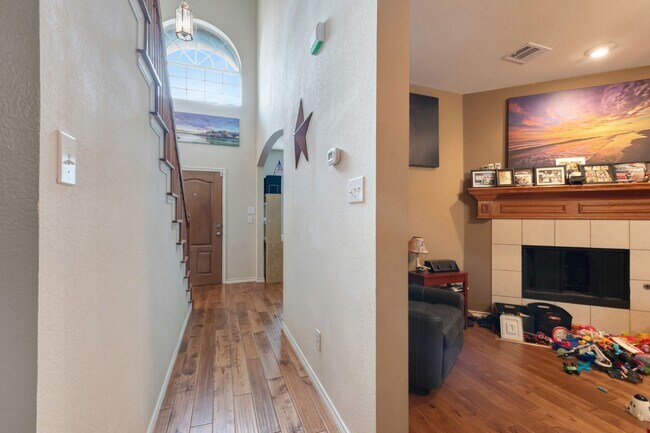 Building Photo - 5932 Desperado Dr