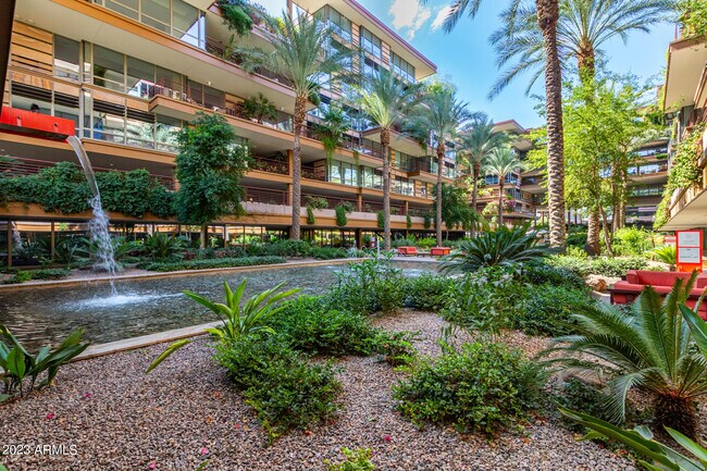 Building Photo - 7137 E Rancho Vista Dr