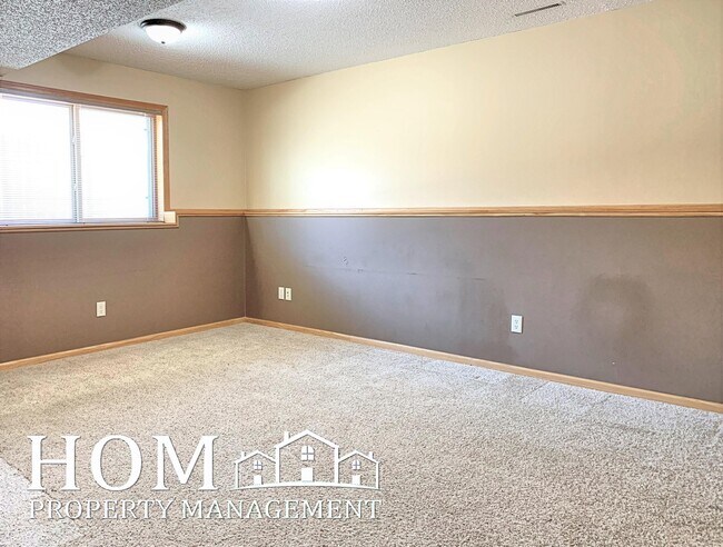 Building Photo - 140 Peggy Ln