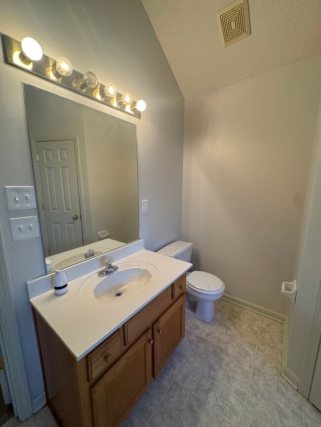 Building Photo - 2817 Misty Bay Dr