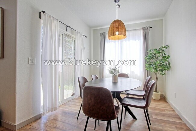 Building Photo - 3 Bed, 2.5 Bath Home Located Near Legacy S...