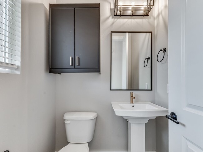 Building Photo - Beautiful home inOklahoma City