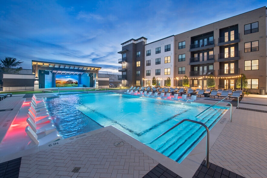 Building Photo - Artistry Design District