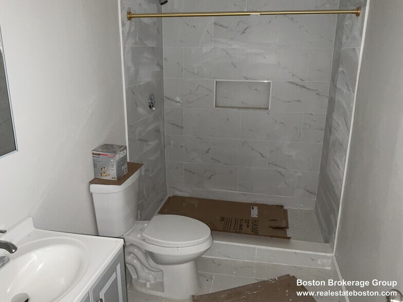 Building Photo - 158 Calumet St