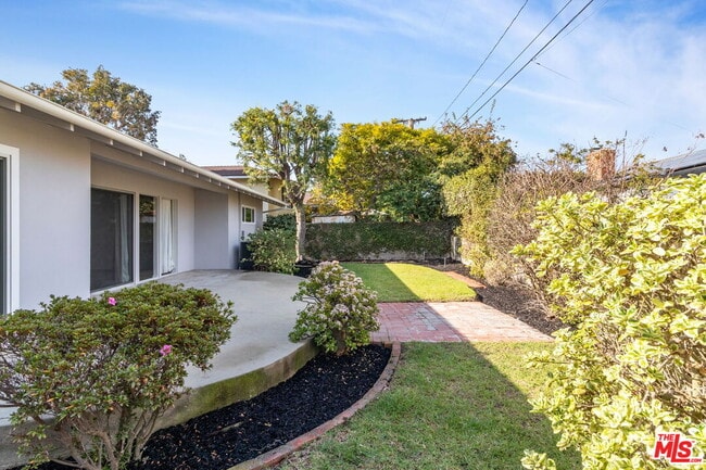 Building Photo - 7515 W 88th St