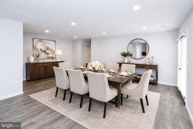 Building Photo - 7316 Cipriano Springs Dr