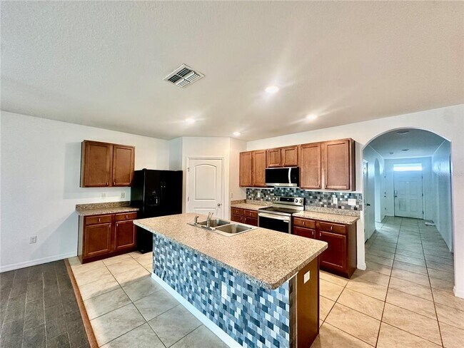 Building Photo - 988 Summer Glen Dr